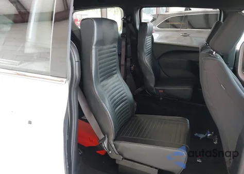 2024 Chrysler Pacifica Touring z USA, uszkodzony, nr VIN 2C4RC1FG8RR197639